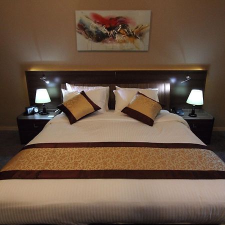 Home To Home Apartments Dubai Esterno foto
