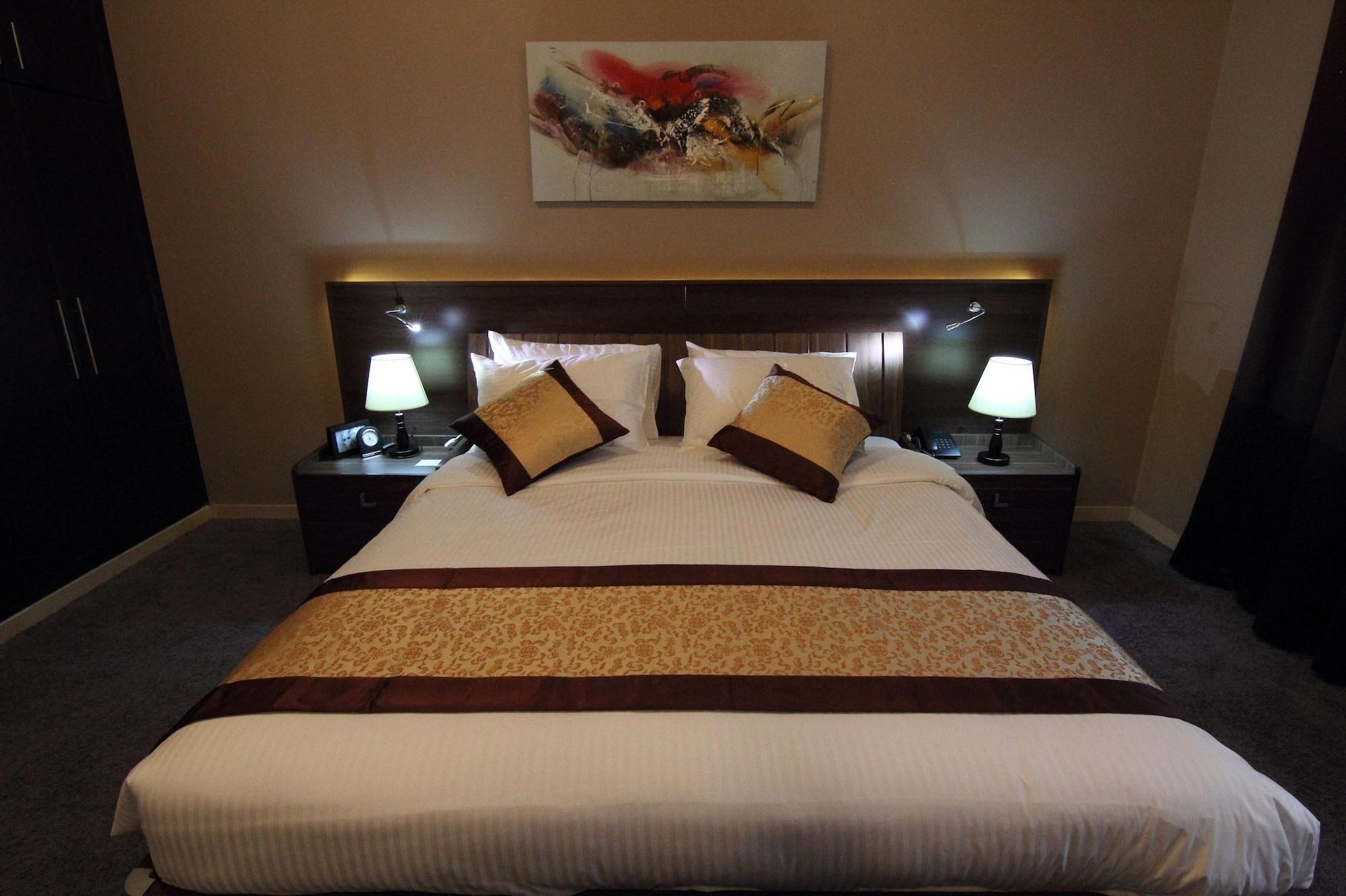Home To Home Apartments Dubai Esterno foto