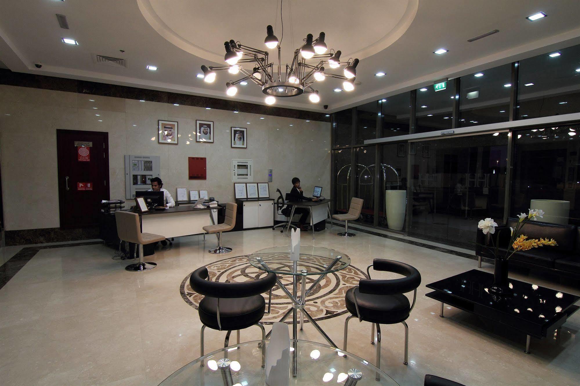 Home To Home Apartments Dubai Esterno foto